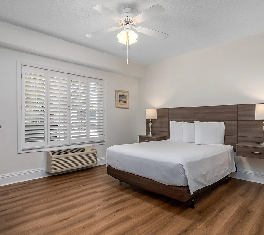 2 Queen Size Beds 4
