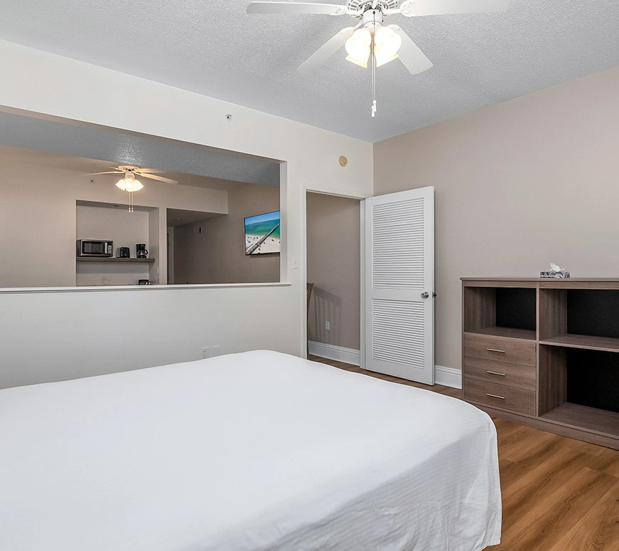 2 Queen Size Beds 5
